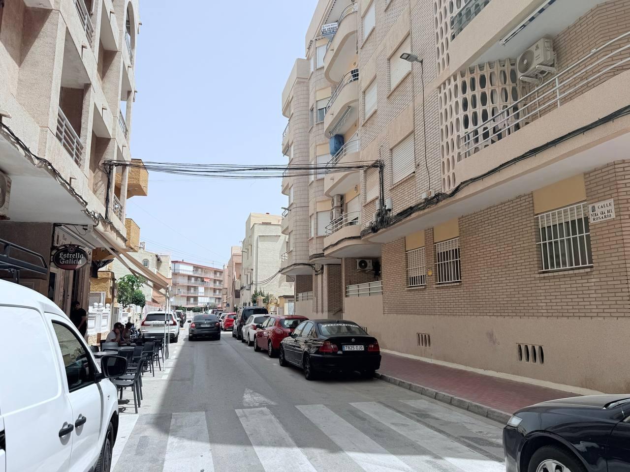 Bedroom in apartment for sale in Torrevieja
