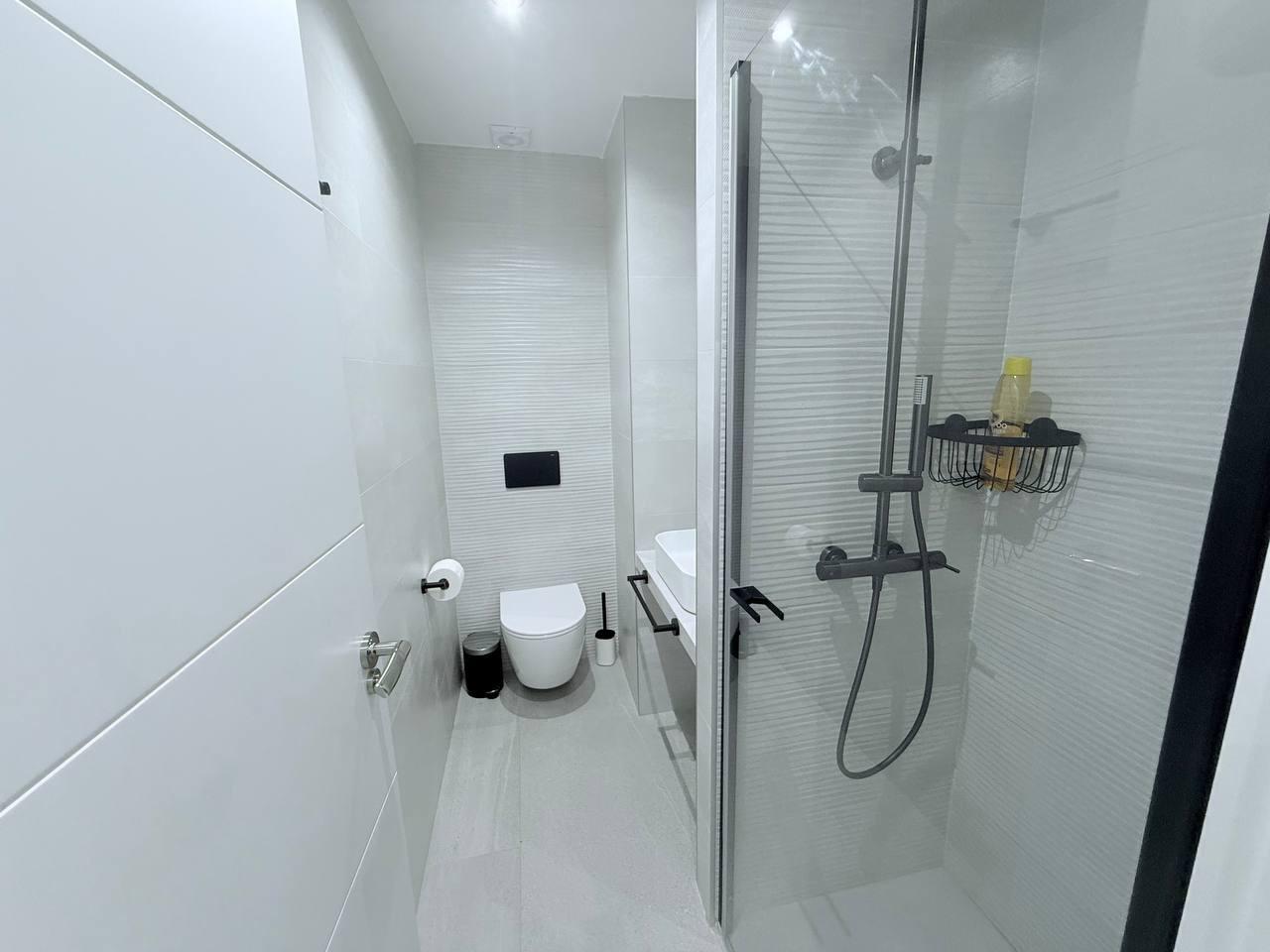 Bedroom in apartment for sale in Torrevieja