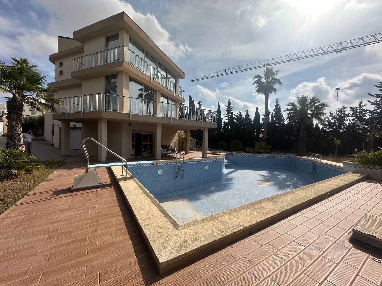 Bedrooms: 4, Bathrooms: 4, Villa in Ciudad Quesada, Alicante, Spain