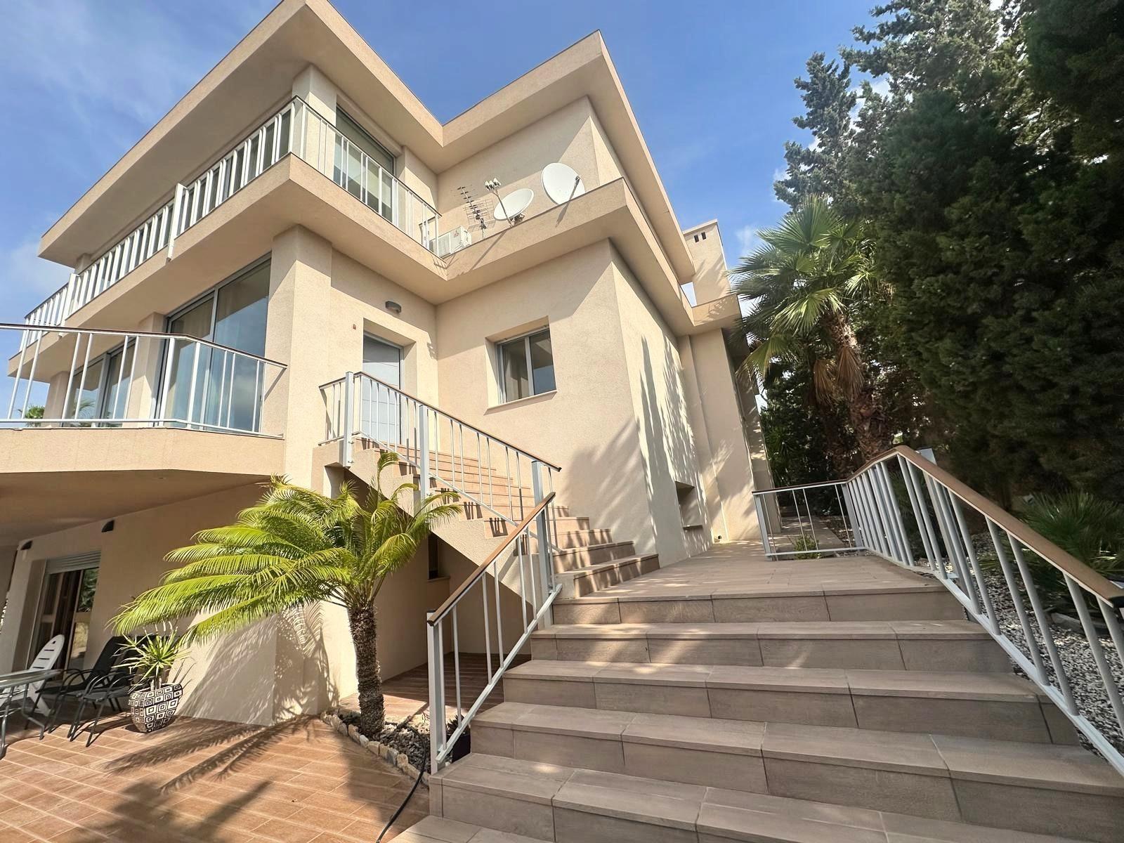 Bedrooms: 4, Bathrooms: 4, Villa in Ciudad Quesada, Alicante, Spain