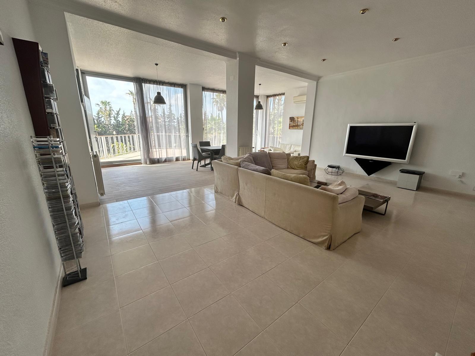 Dining area in villa for sale in Ciudad Quesada