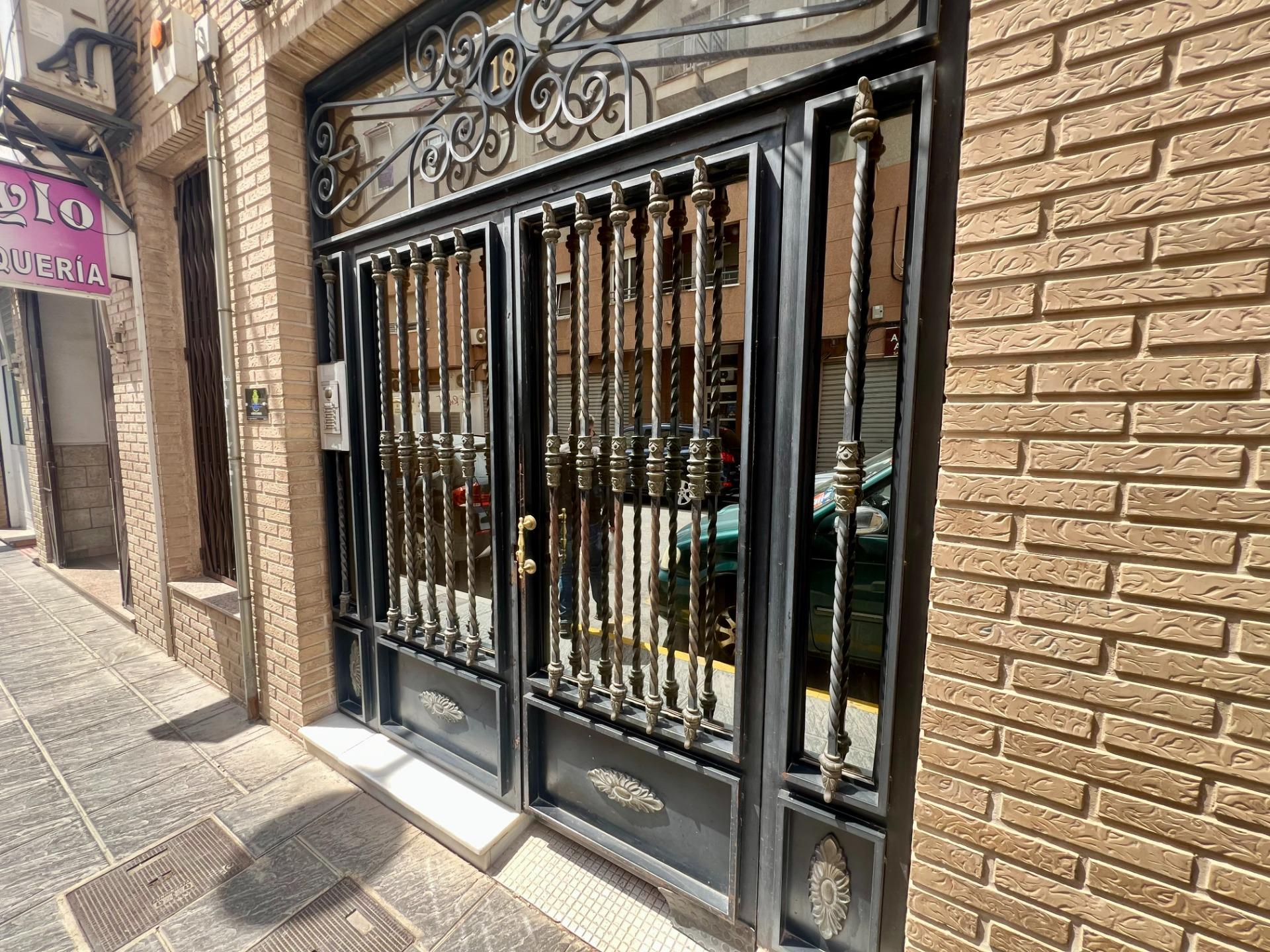 Kitchen in commercial for sale in Orihuela
