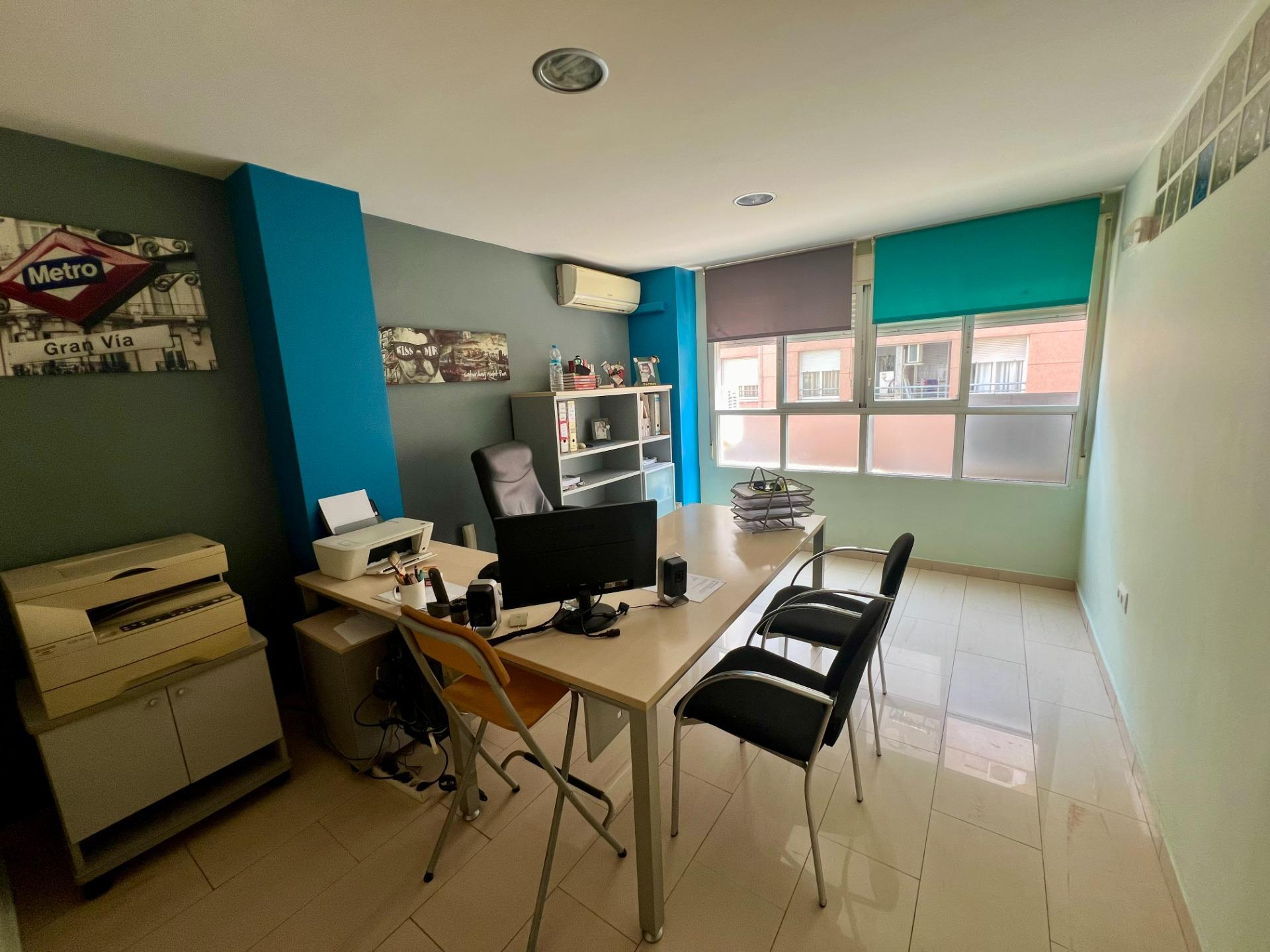 Dining area in commercial for sale in Orihuela