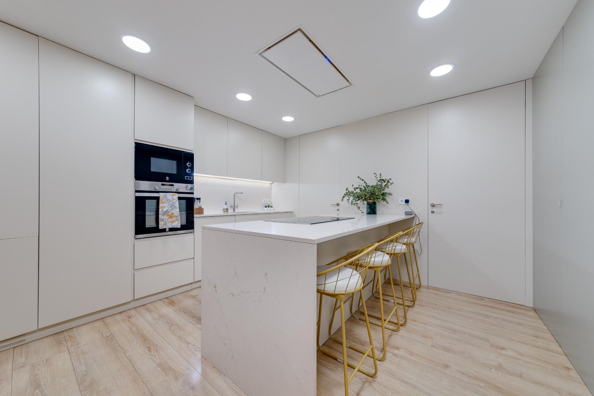 Kitchen in apartment for sale in Torrevieja