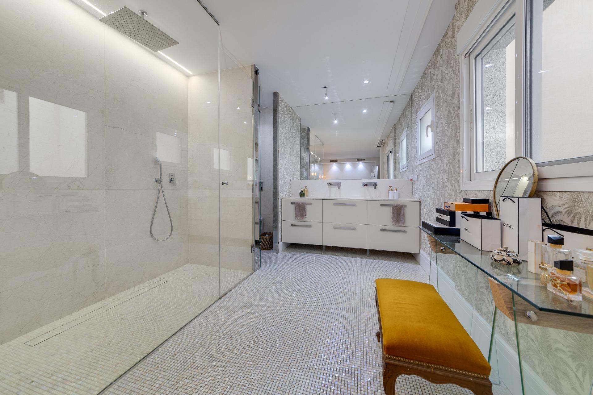 Terrace in apartment for sale in Torrevieja
