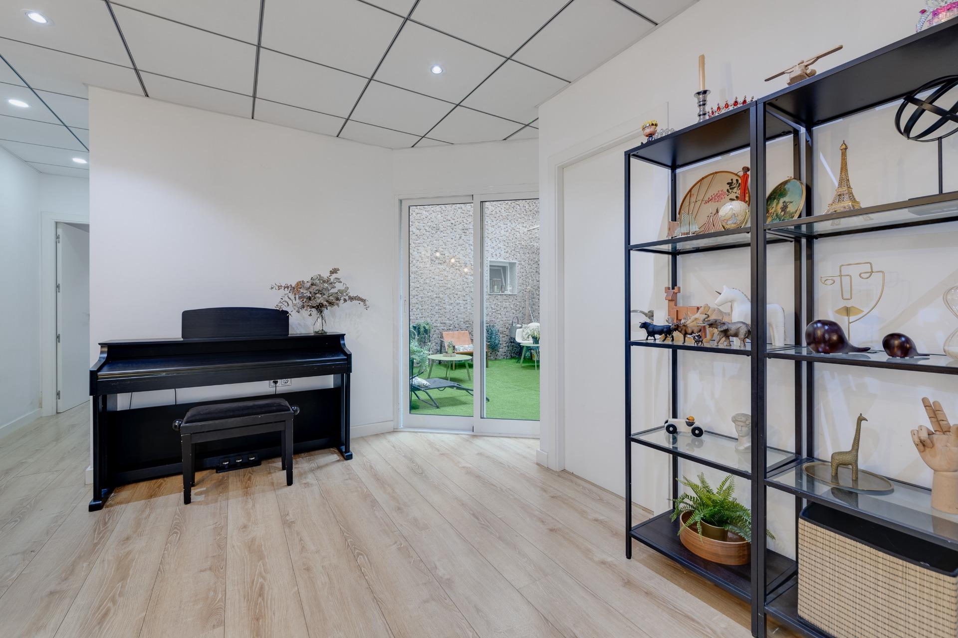 Garden in apartment for sale in Torrevieja