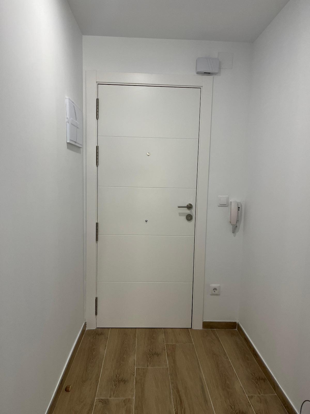 Master bedroom in apartment for sale in Torrevieja