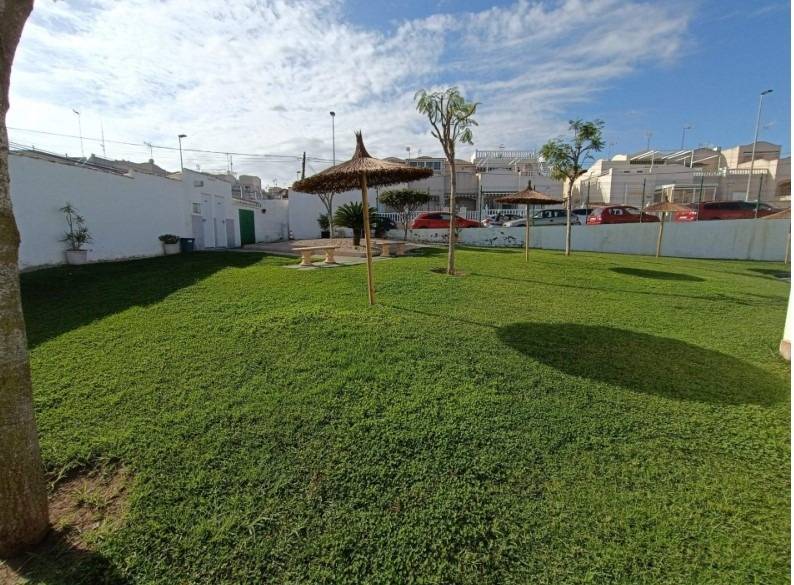 Bedroom in apartment for sale in Torrevieja