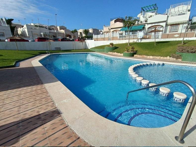 Garden in apartment for sale in Torrevieja
