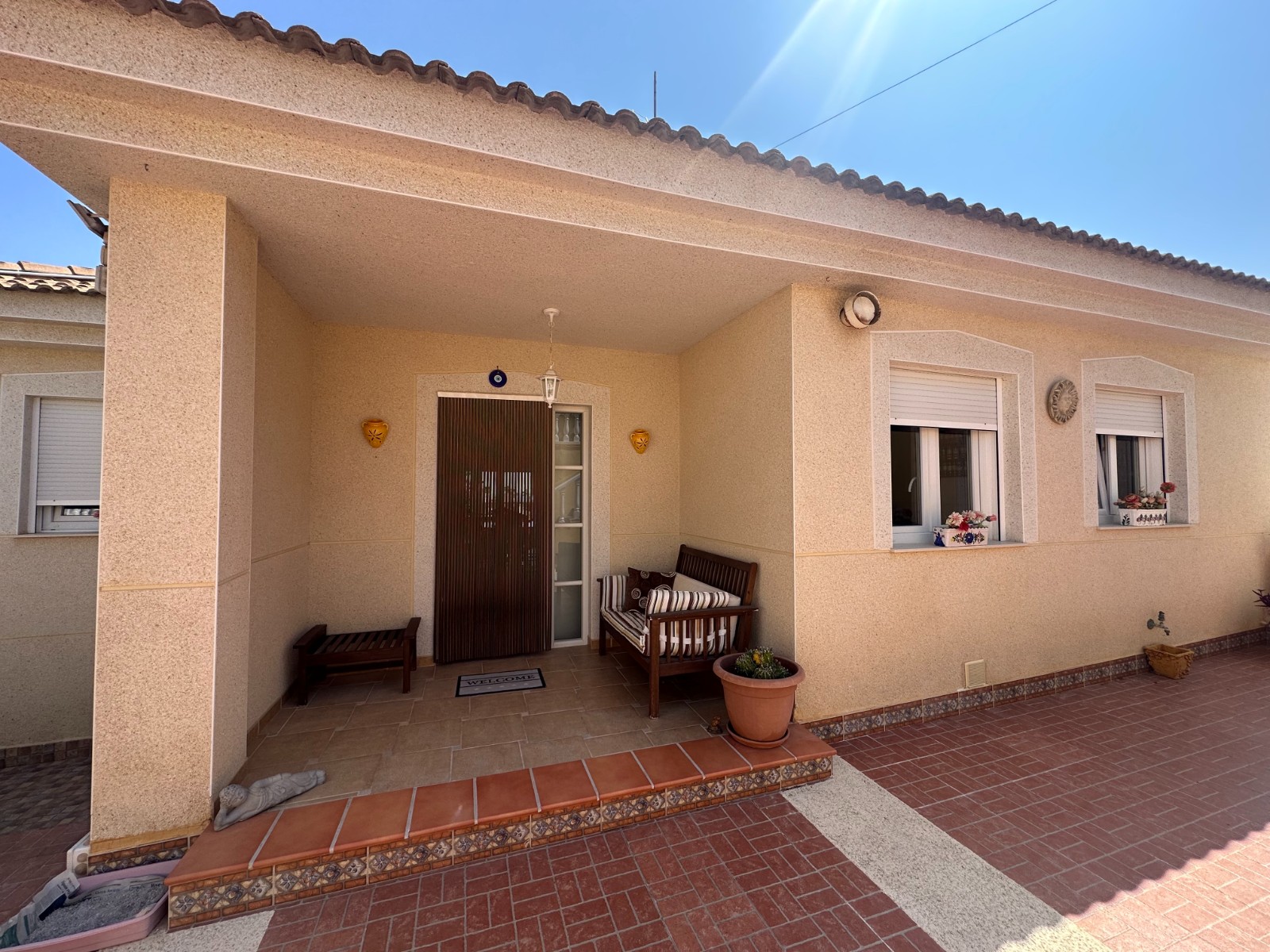 Master bedroom in villa for sale in Algorfa