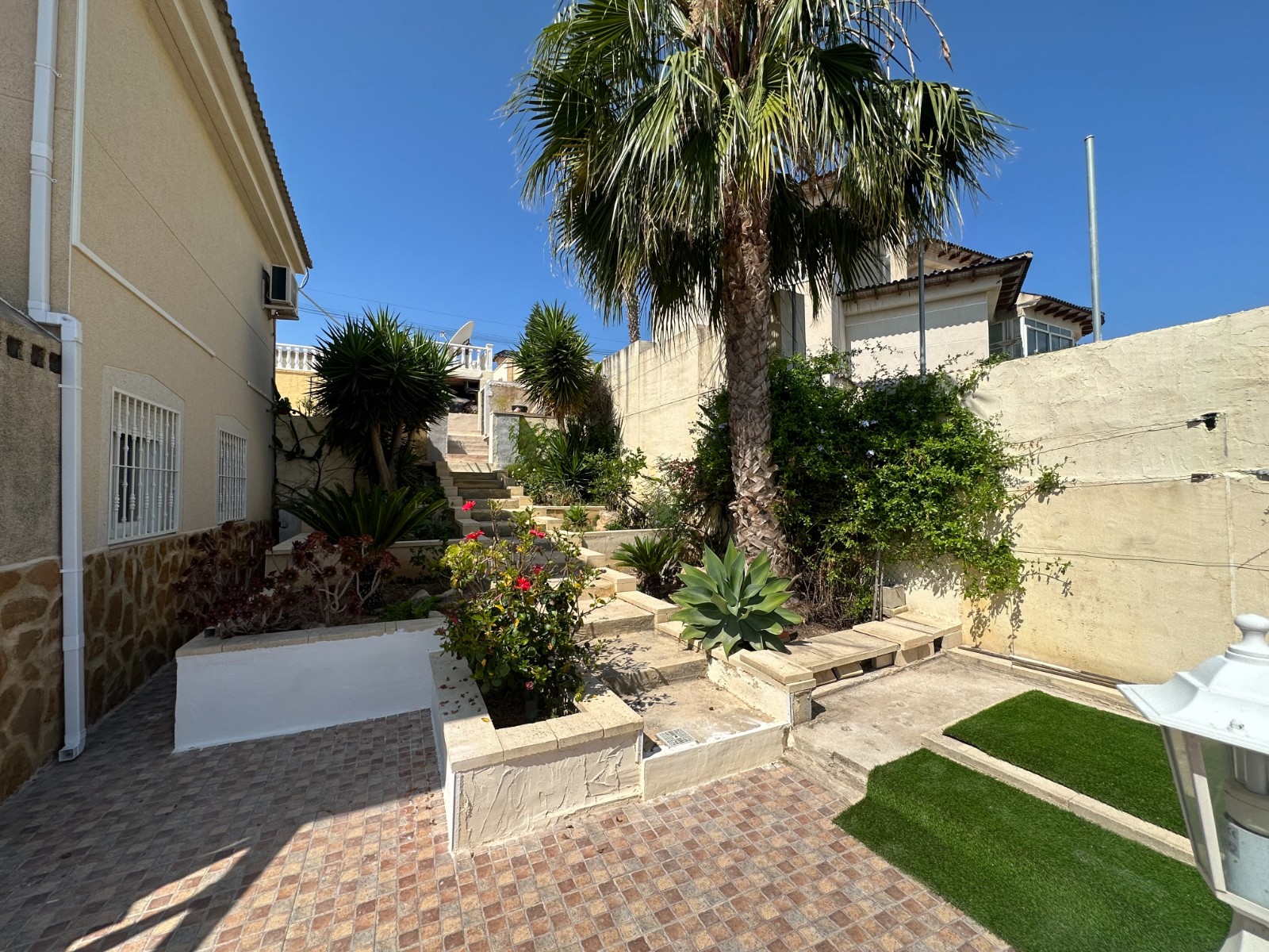 Bathroom in villa for sale in Algorfa