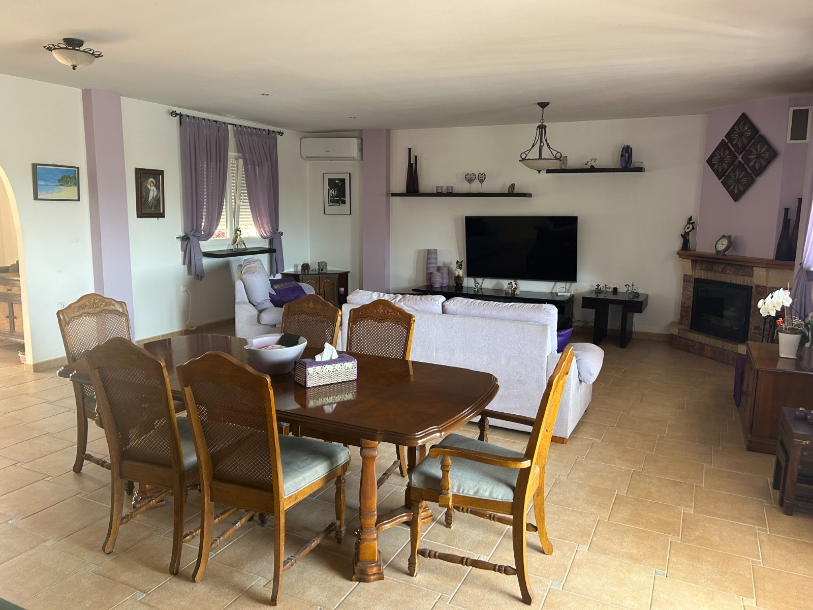 Bedroom in villa for sale in Algorfa