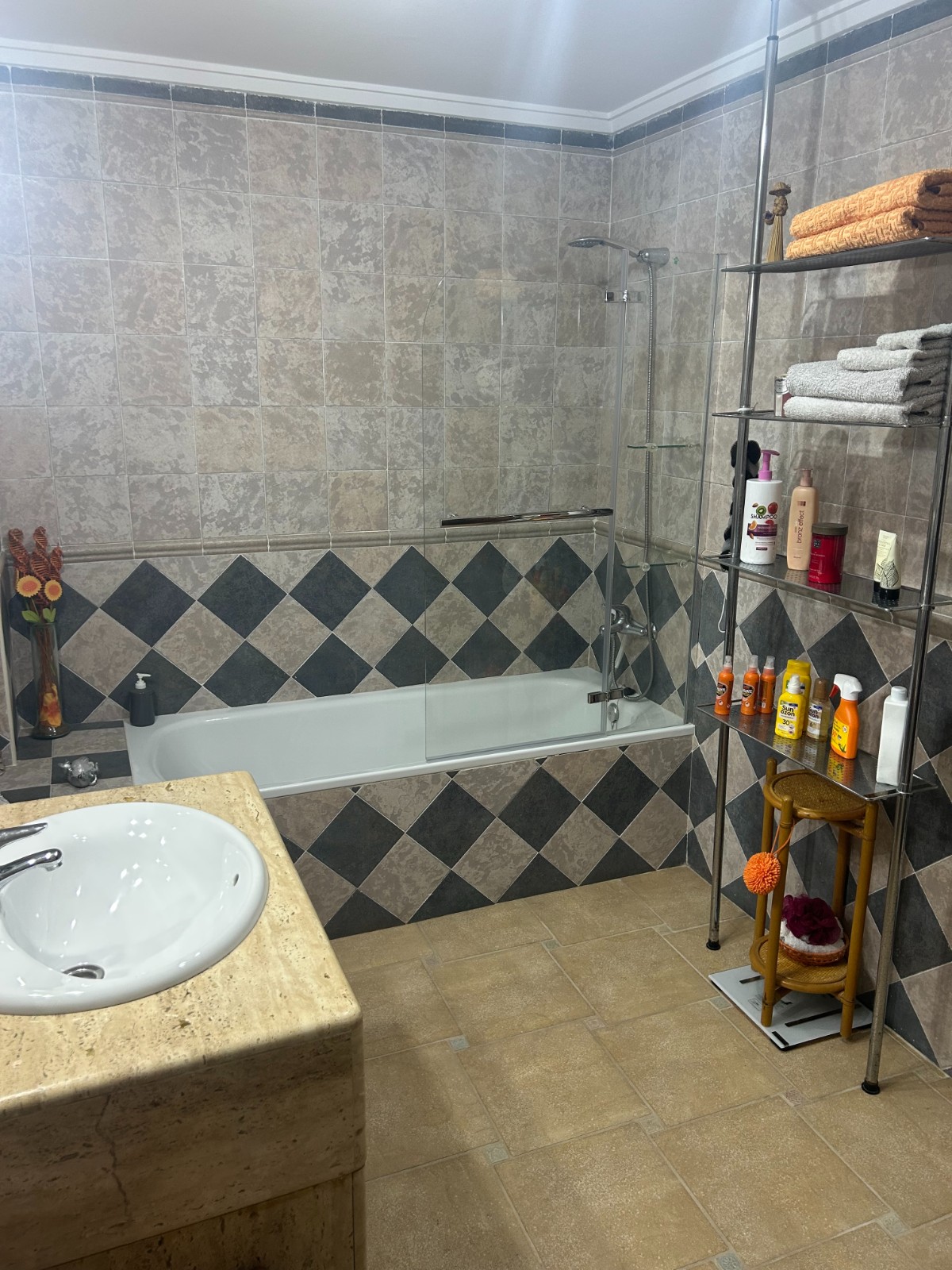 Master bedroom in villa for sale in Algorfa