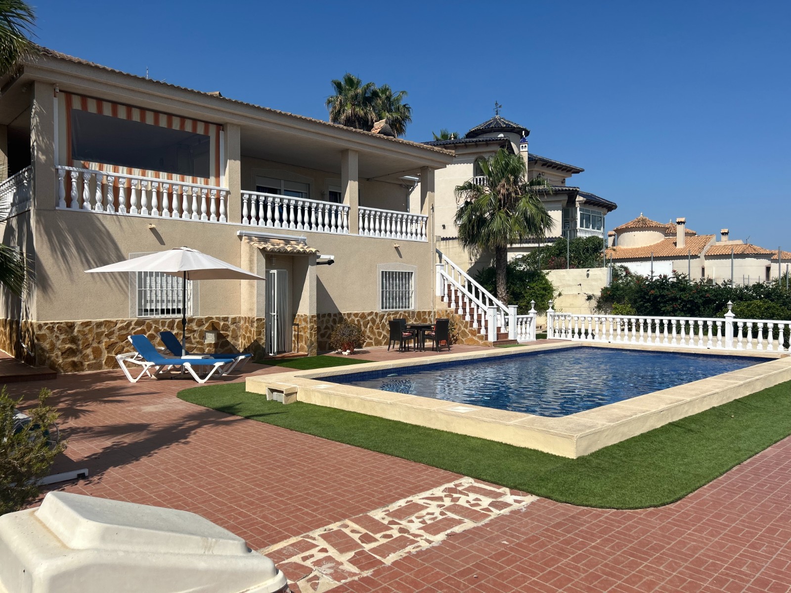Kitchen in villa for sale in Algorfa