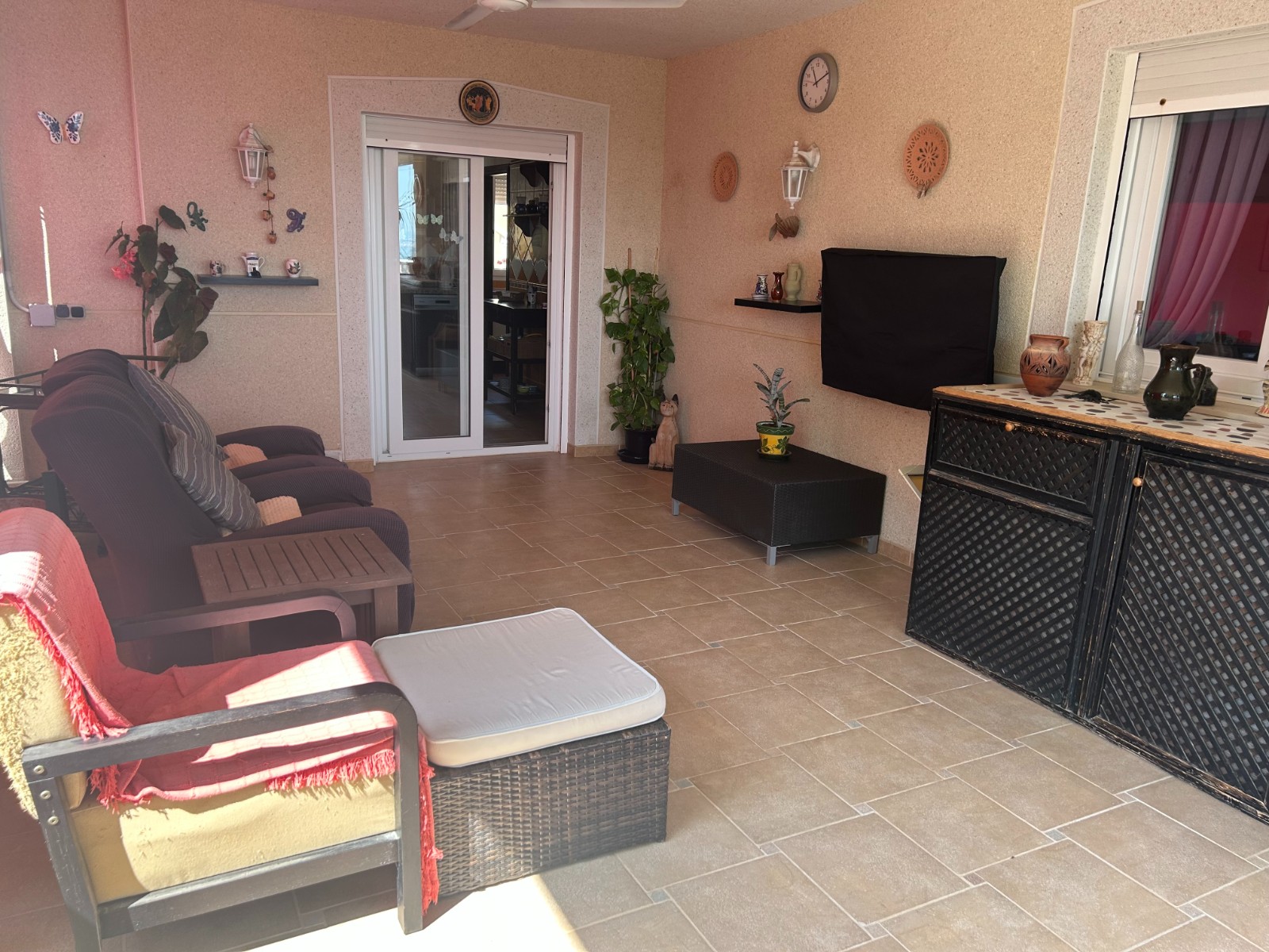 Bedroom in villa for sale in Algorfa