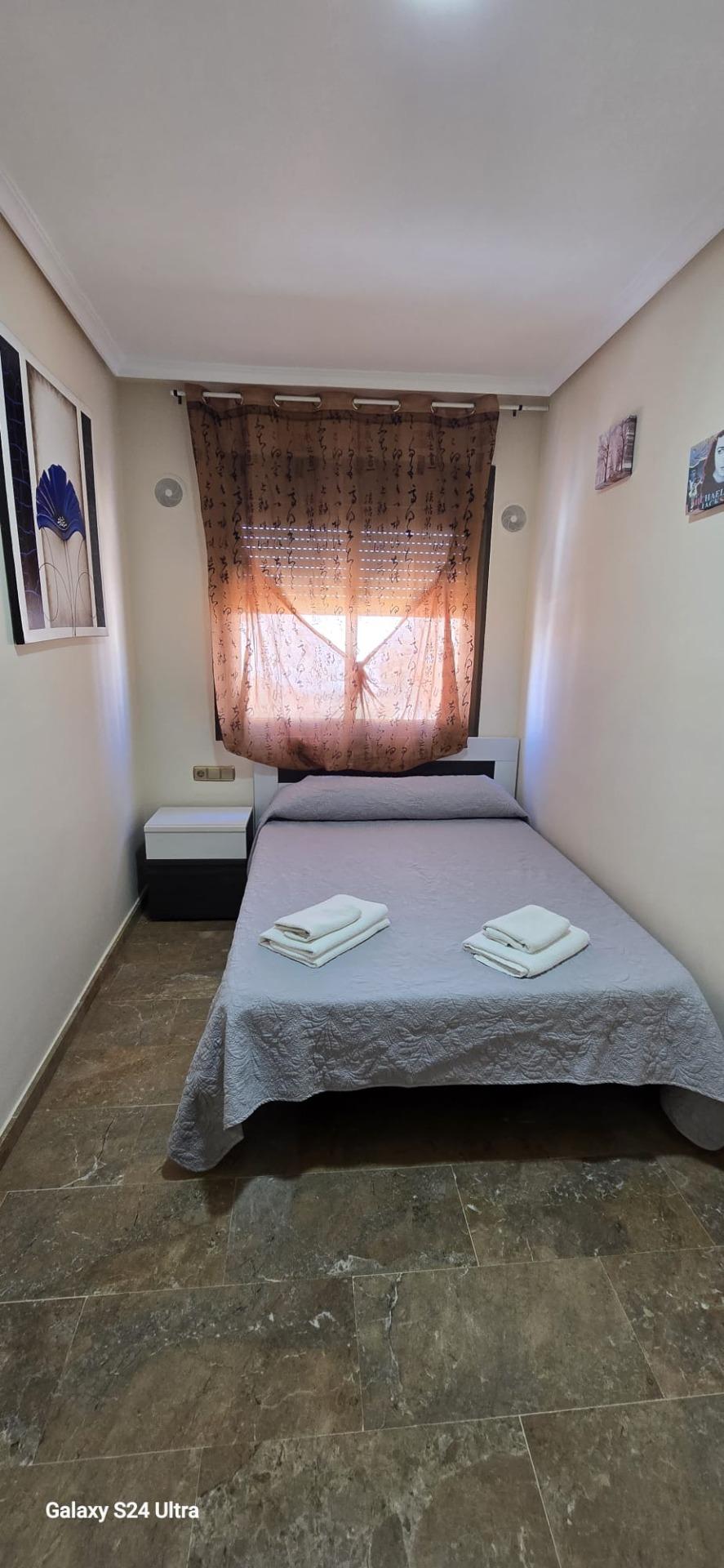Bedroom in apartment for sale in Torrevieja