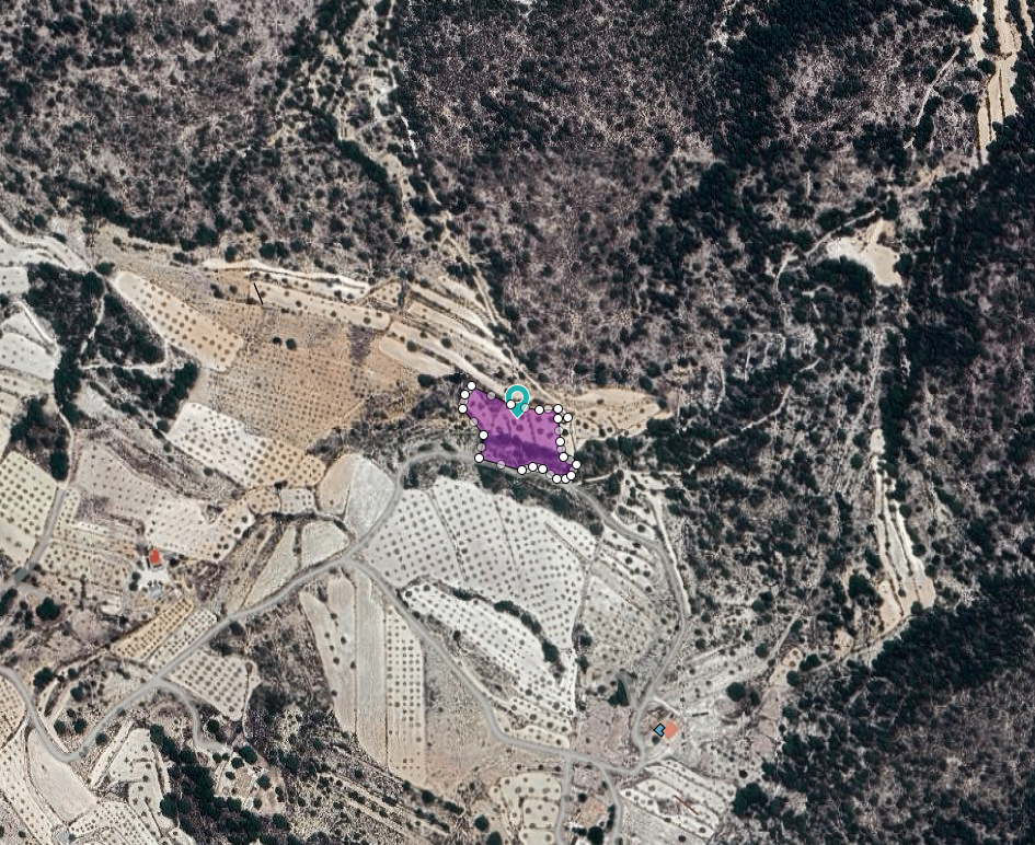 This 4,258 m² plot is located just outside Monóvar and is designated for agricultural use only