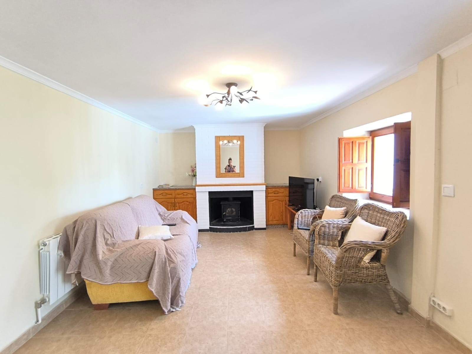 Pool area in villa for sale in Villena