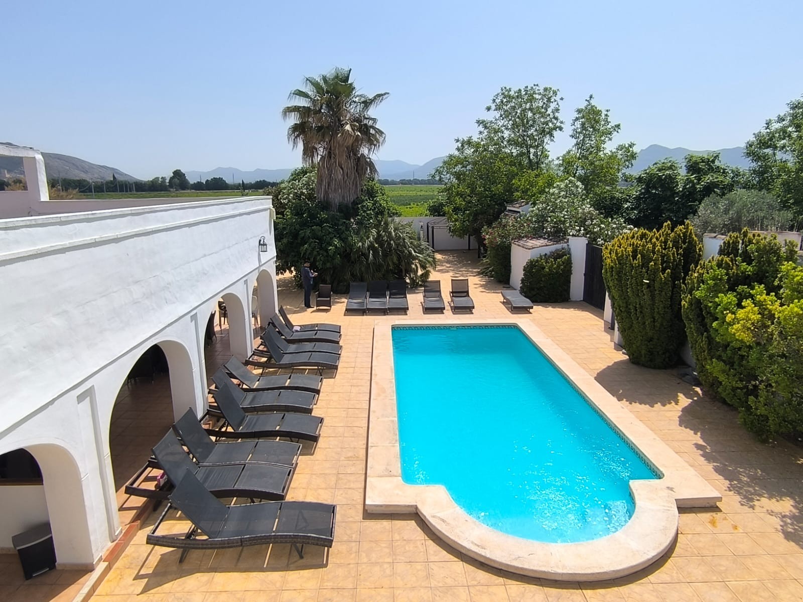 Fully Renovated Country Mansion with Tourist License and 8 Independent Apartments in Villena, Alican