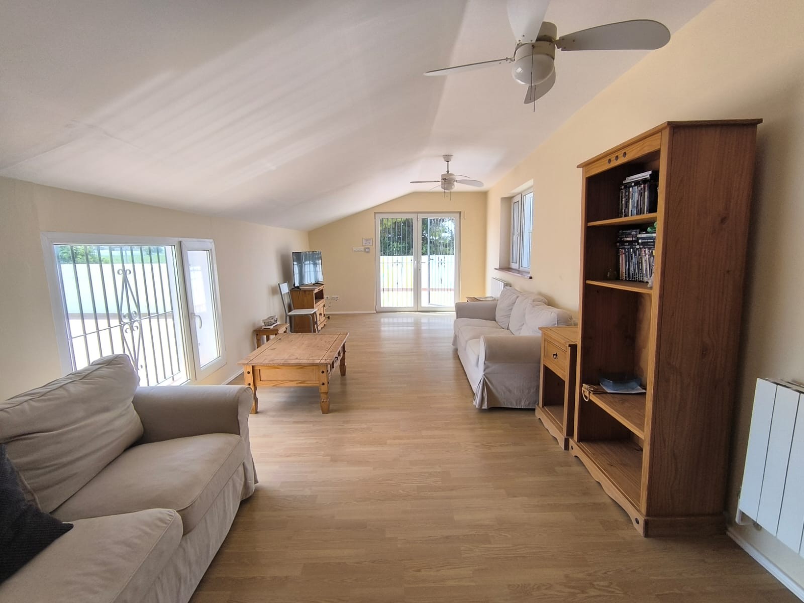 Fully Renovated Country Mansion with Tourist License and 8 Independent Apartments in Villena, Alican