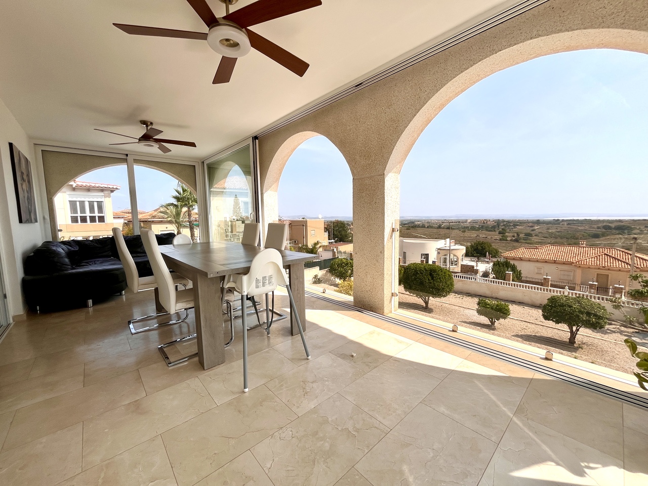 Garden in villa for sale in San Miguel de Salinas