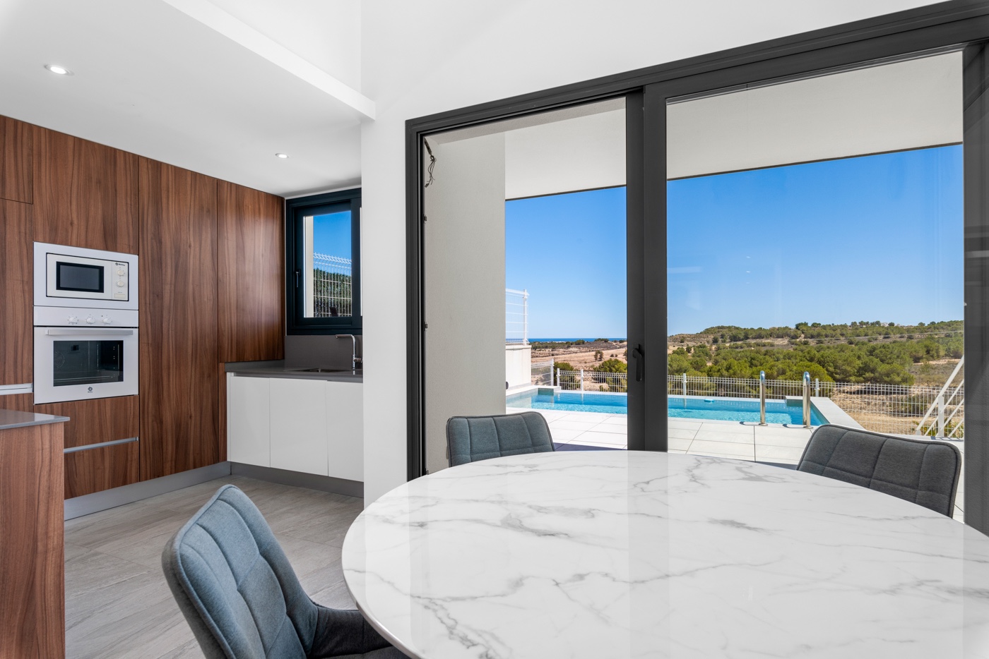 Kitchen in villa for sale in San Miguel de Salinas