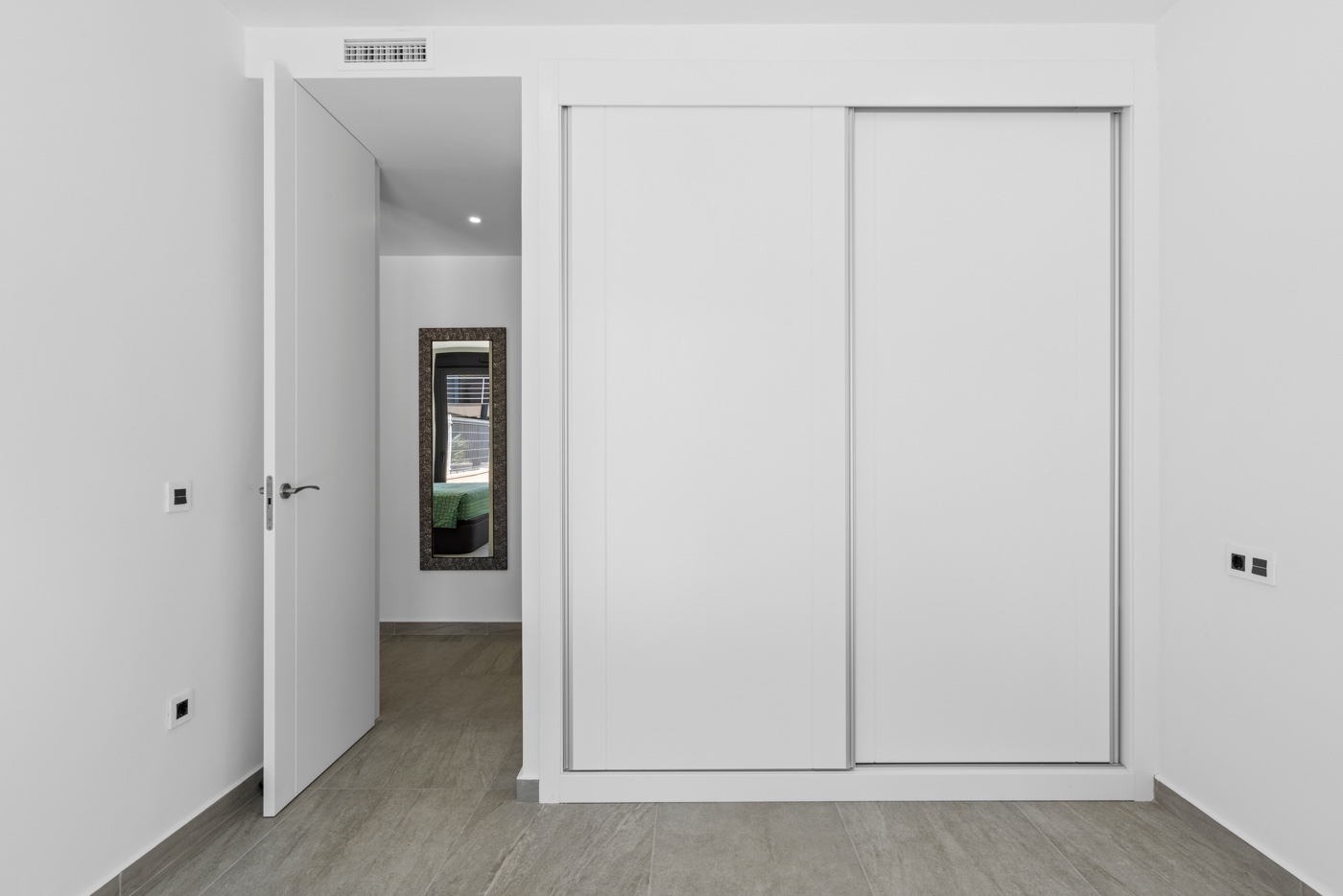 Master bedroom in villa for sale in San Miguel de Salinas