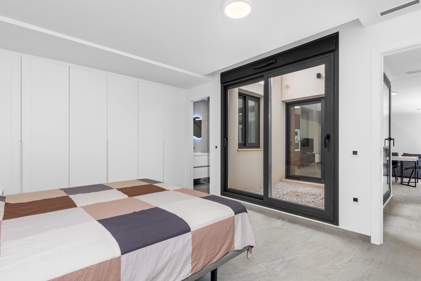 Master bedroom in villa for sale in San Miguel de Salinas