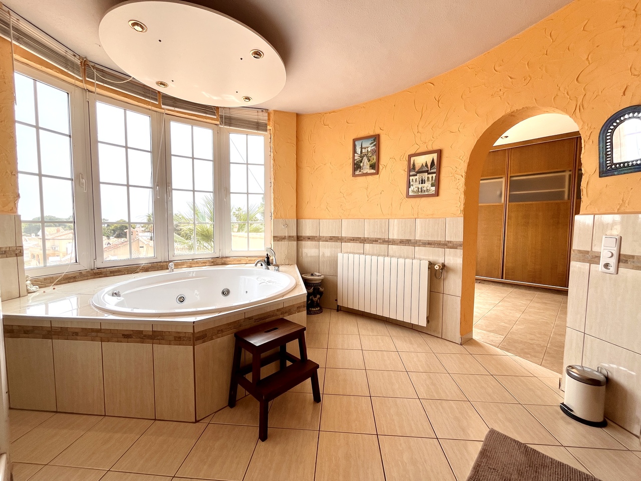 Bedroom in villa for sale in La Zenia