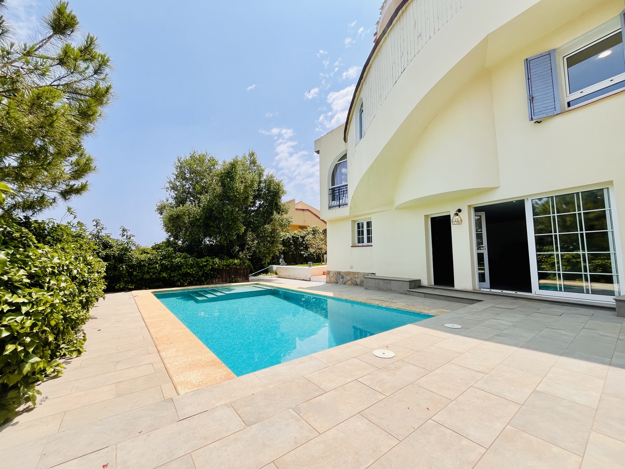 Terrace in villa for sale in La Zenia