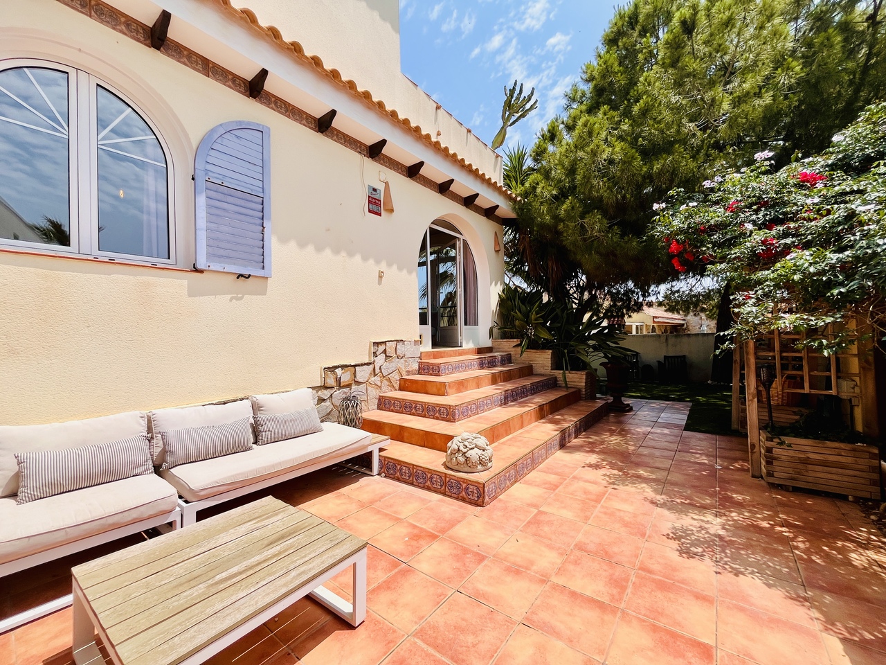 Exterior view in villa for sale in La Zenia