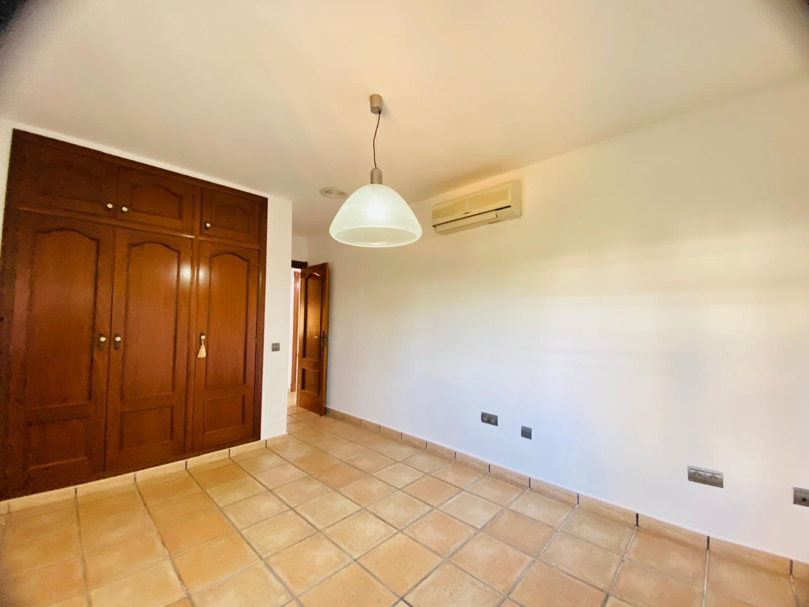 Garden in villa for sale in Orihuela Costa