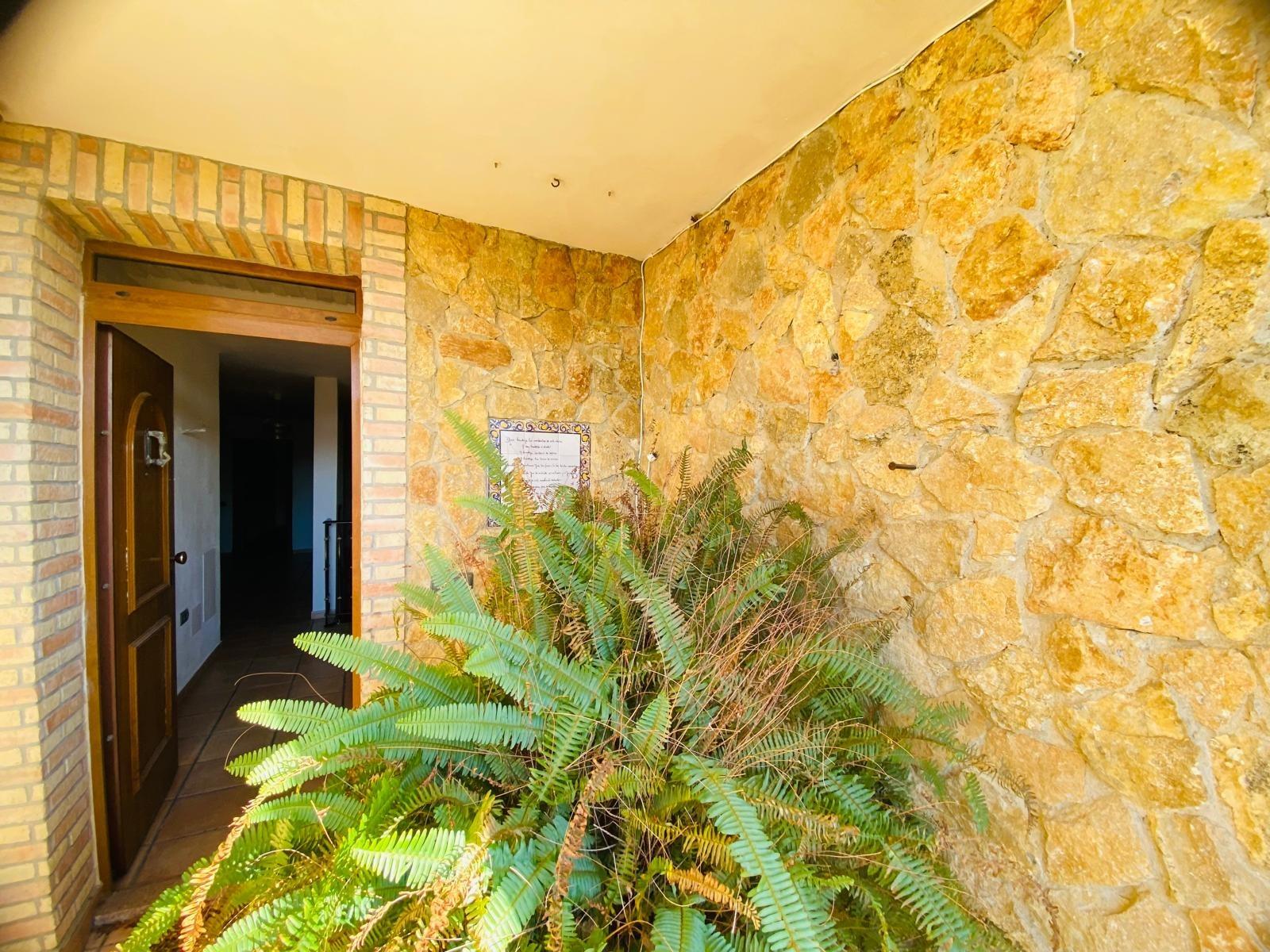 Discover this magnificent property spread over three levels: semi-basement, ground floor, and first