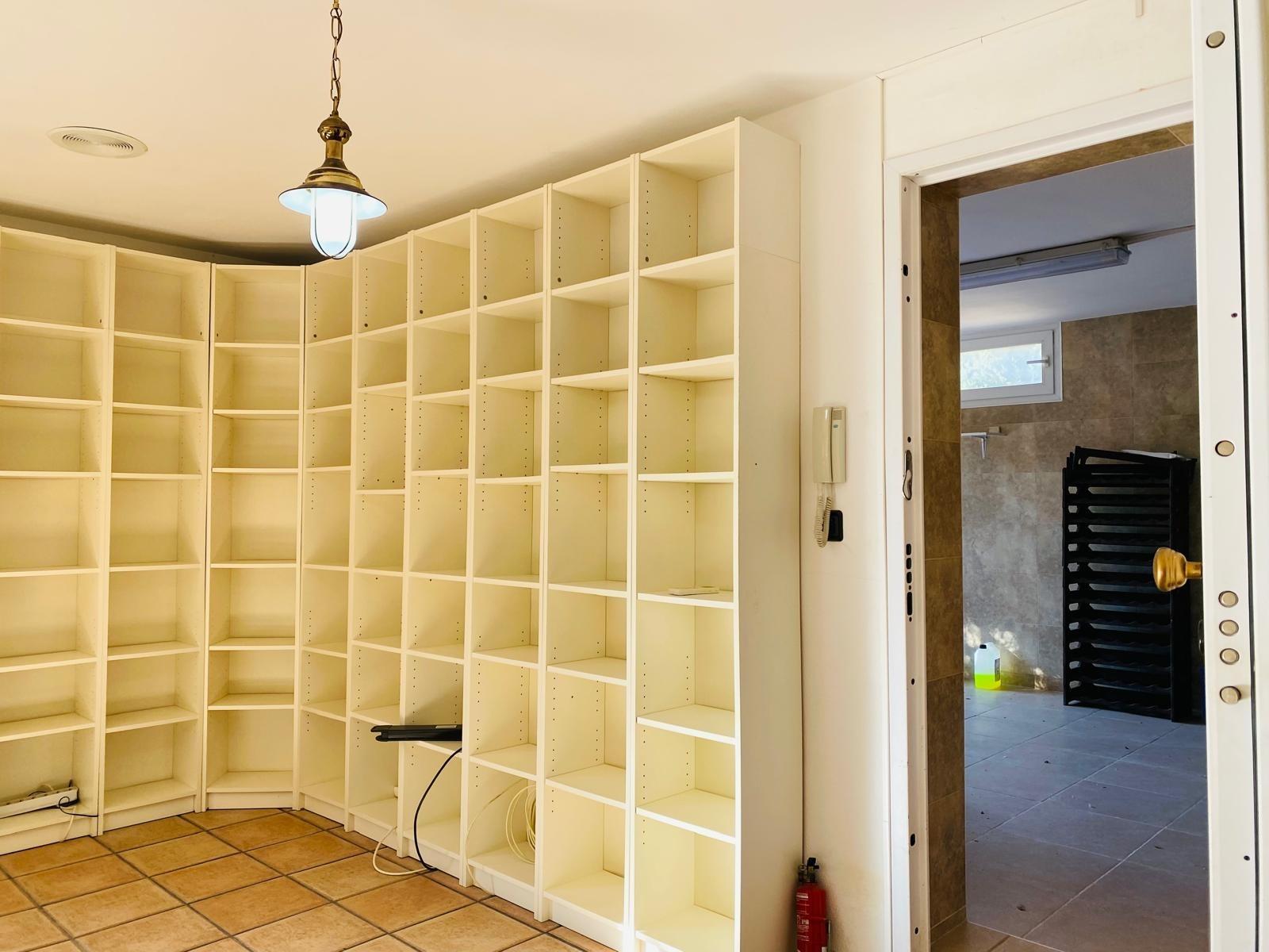 Bathroom in villa for sale in Orihuela Costa