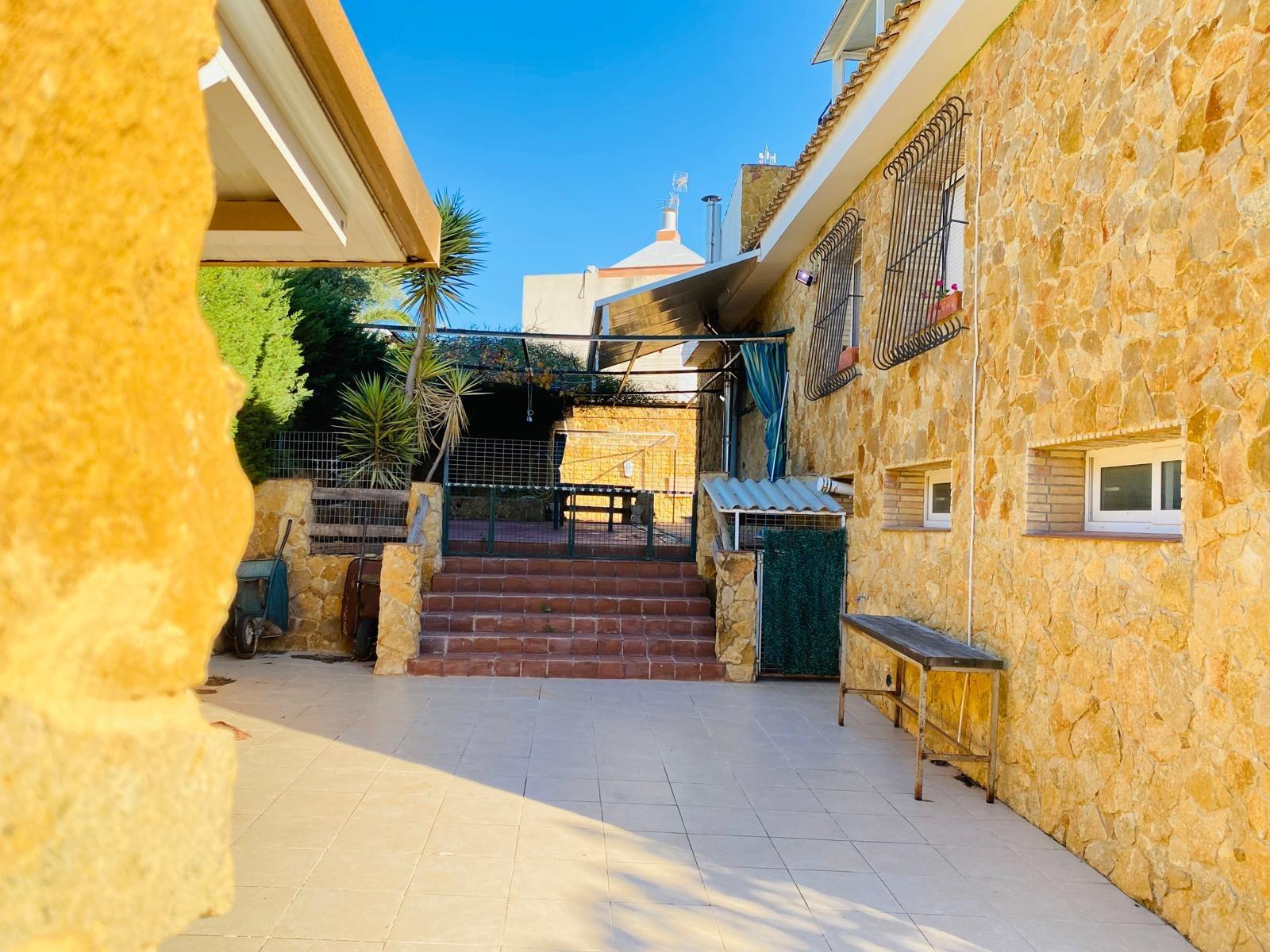 Exterior view in villa for sale in Orihuela Costa