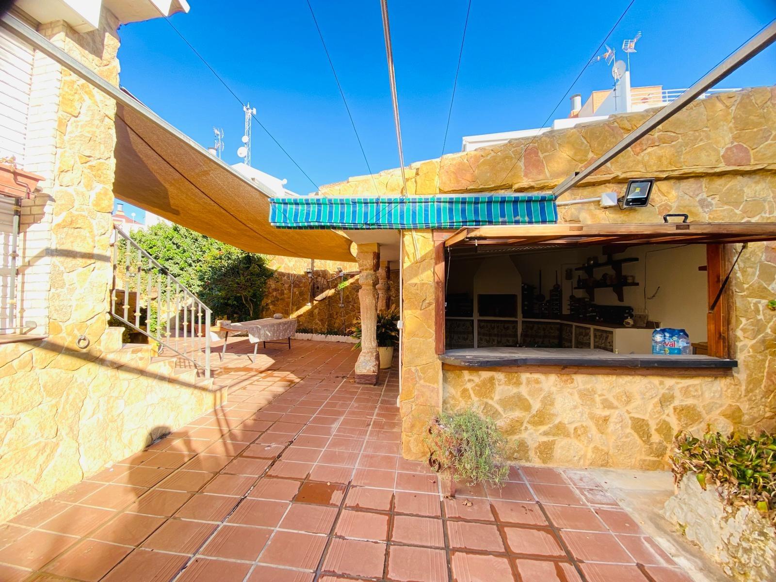 Kitchen in villa for sale in Orihuela Costa