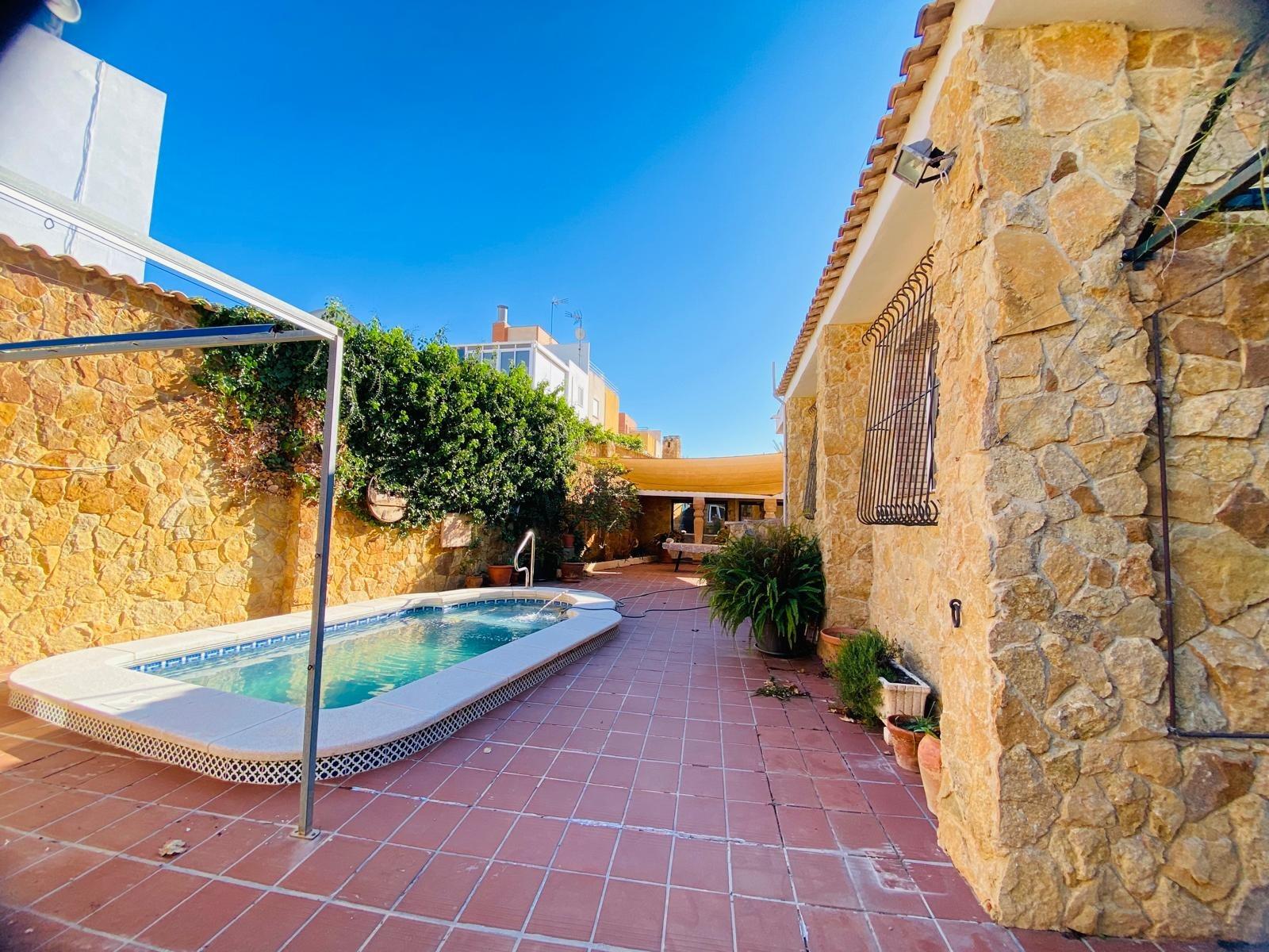 Terrace in villa for sale in Orihuela Costa