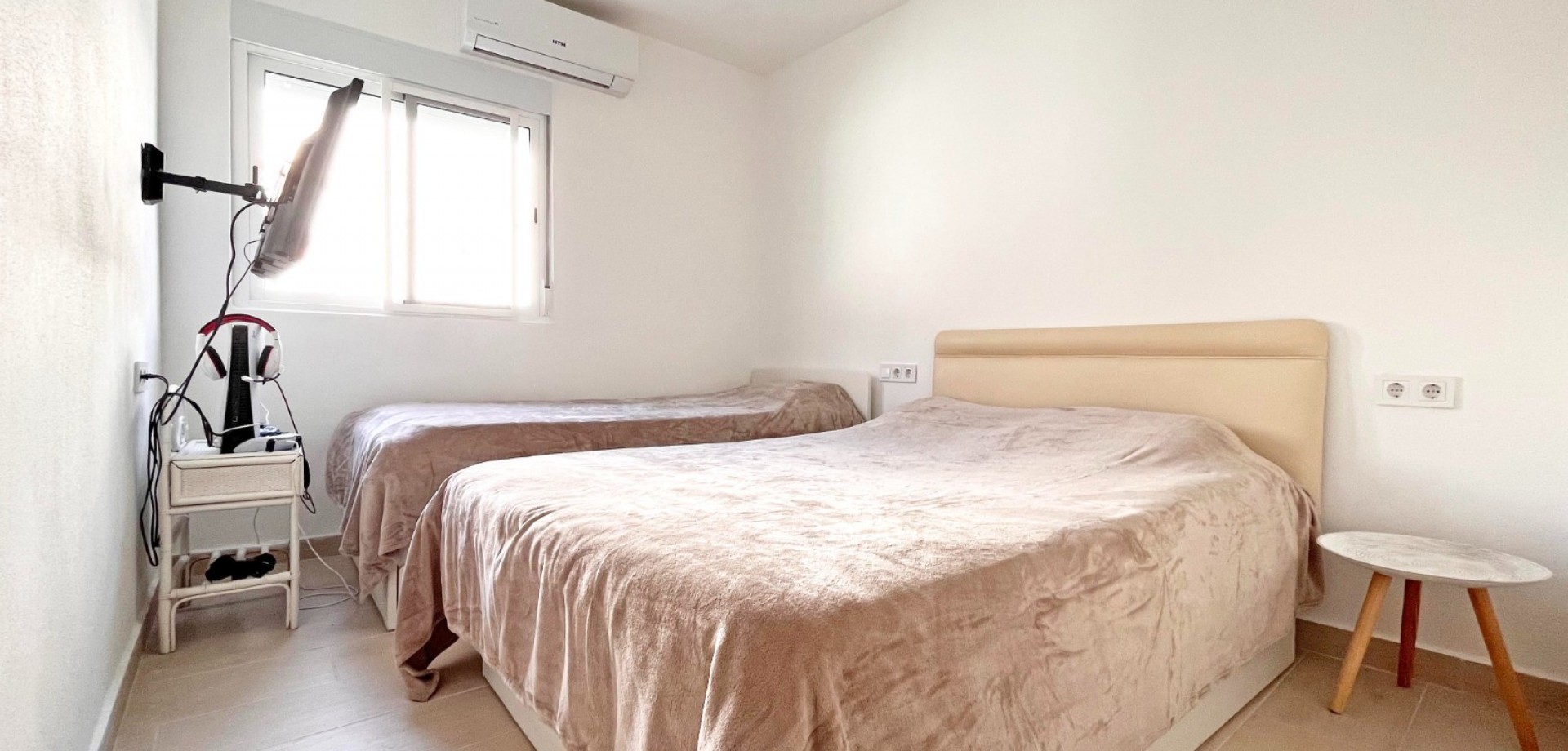 Bedroom in bungalow for sale in Orihuela Costa