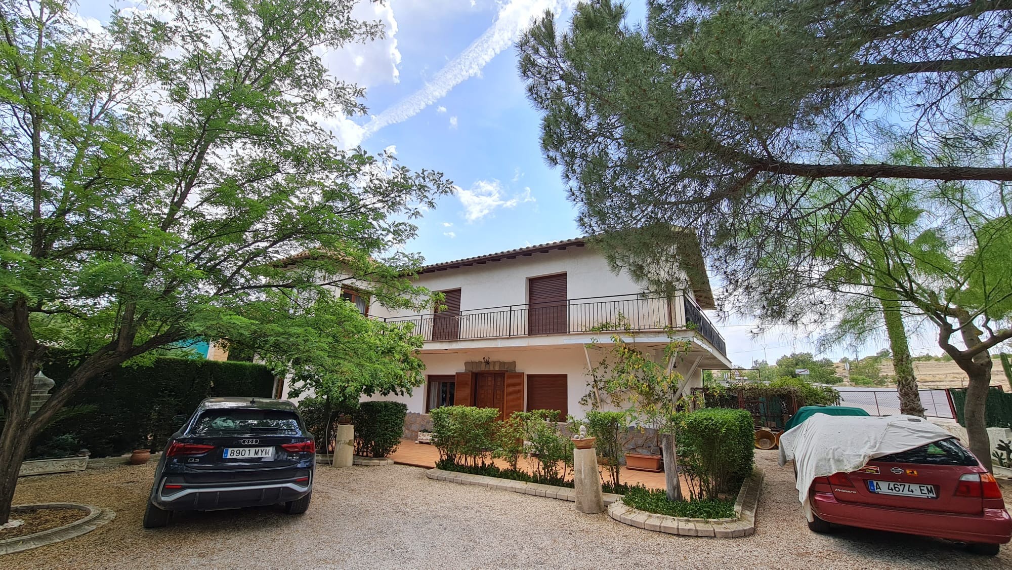 Pool area in villa for sale in Monóvar/Monóver