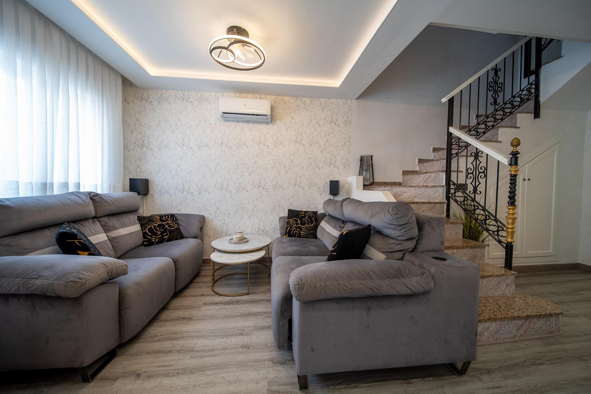 Fully Renovated Townhouse in Pau 26, Orihuela CostaLocated in a quiet residential complex with a com