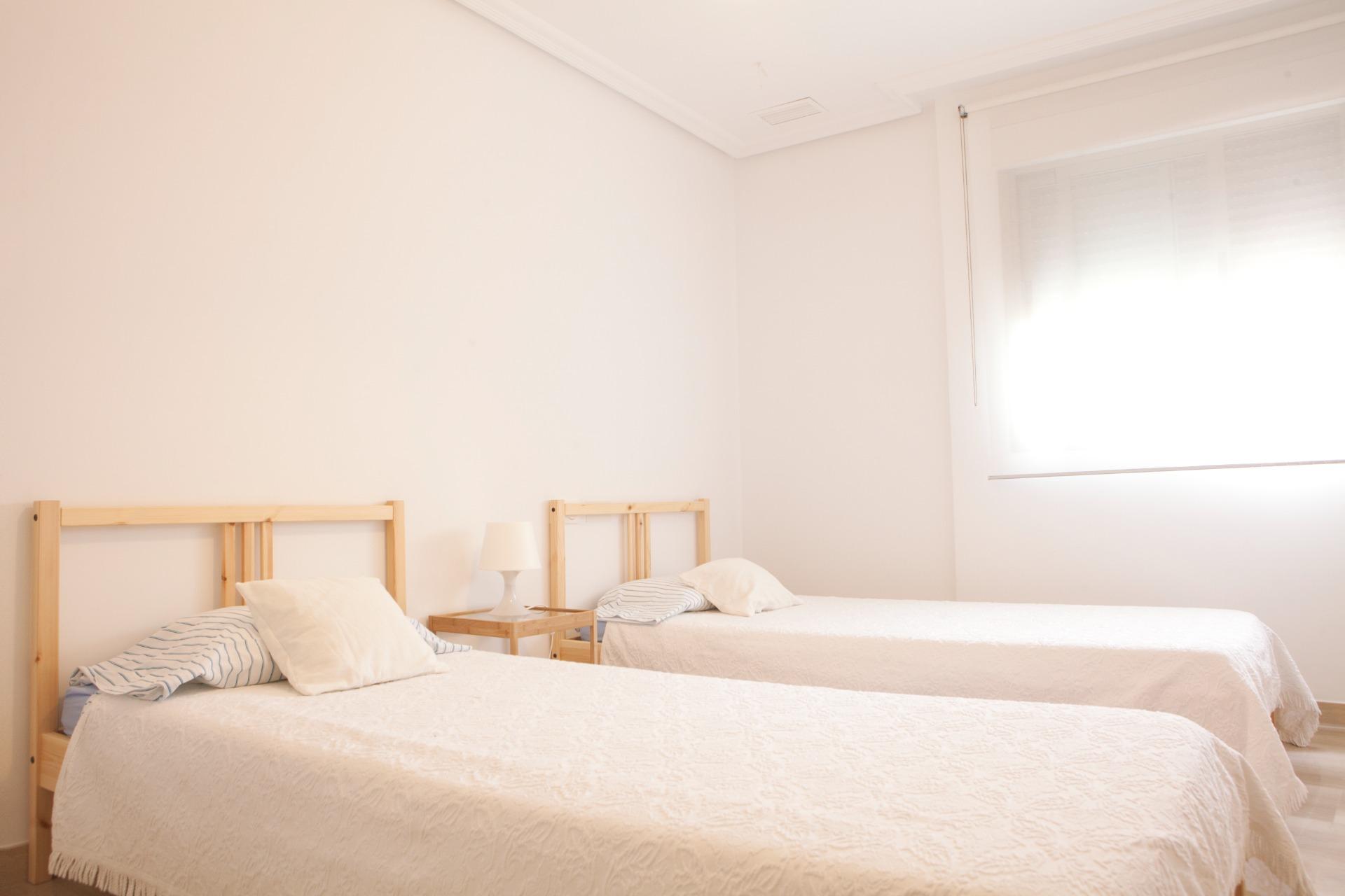 Bedroom in apartment for sale in Santa Pola