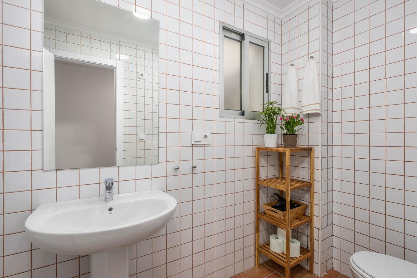 Bathroom in apartment for sale in Guardamar del Segura