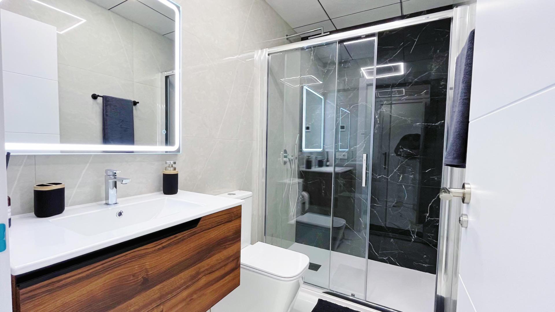 Bedroom in apartment for sale in Torrevieja