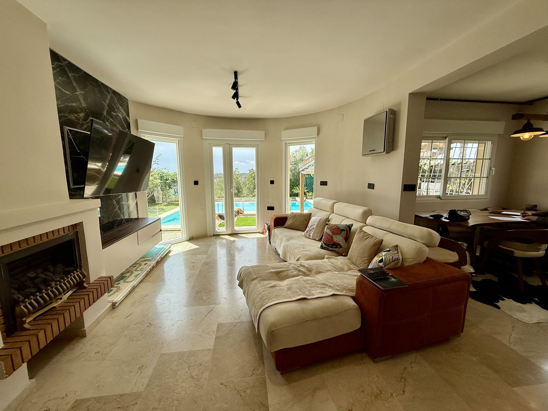 Terrace in villa for sale in Orihuela Costa
