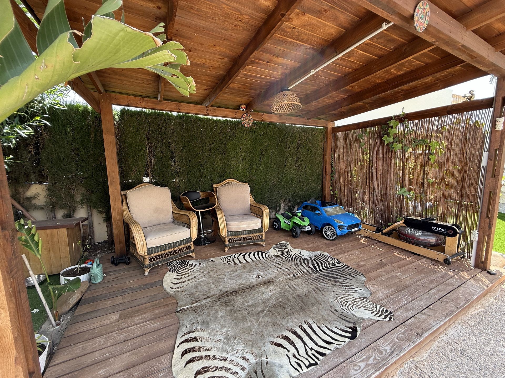 Garden in villa for sale in Orihuela Costa