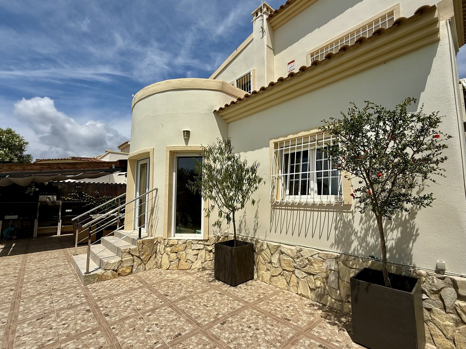 Terrace in villa for sale in Orihuela Costa