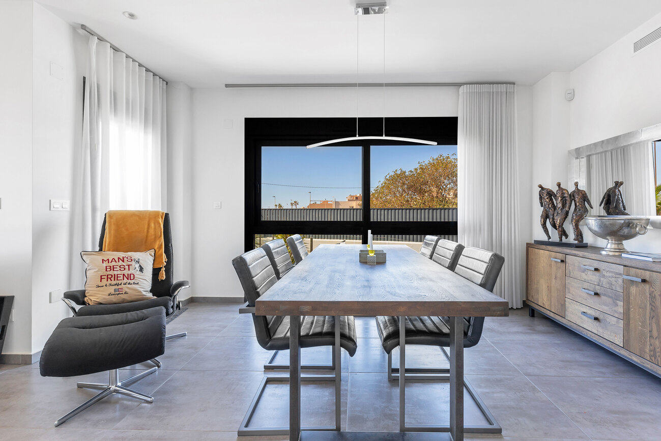 Living room in villa for sale in Torrevieja