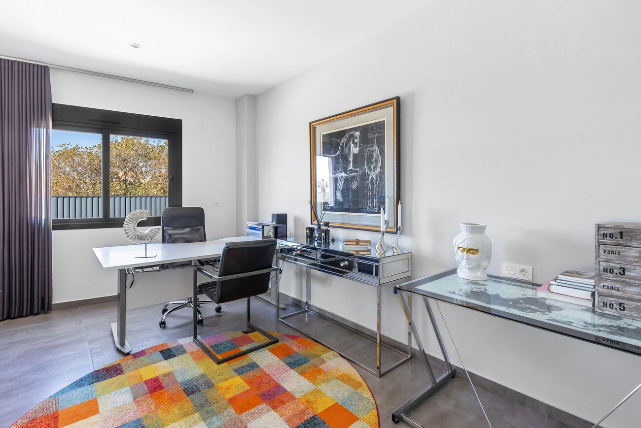 Terrace in villa for sale in Torrevieja