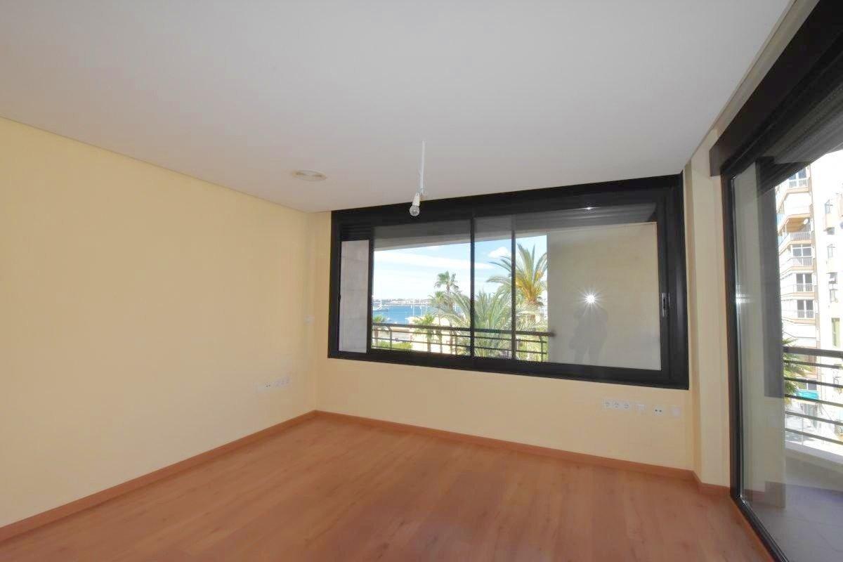 Terrace in apartment for sale in Torrevieja