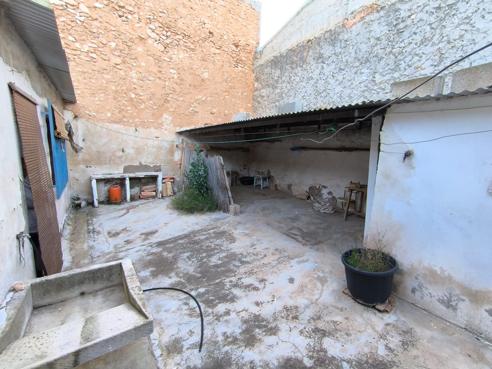 Master bedroom in terraced for sale in Raspay